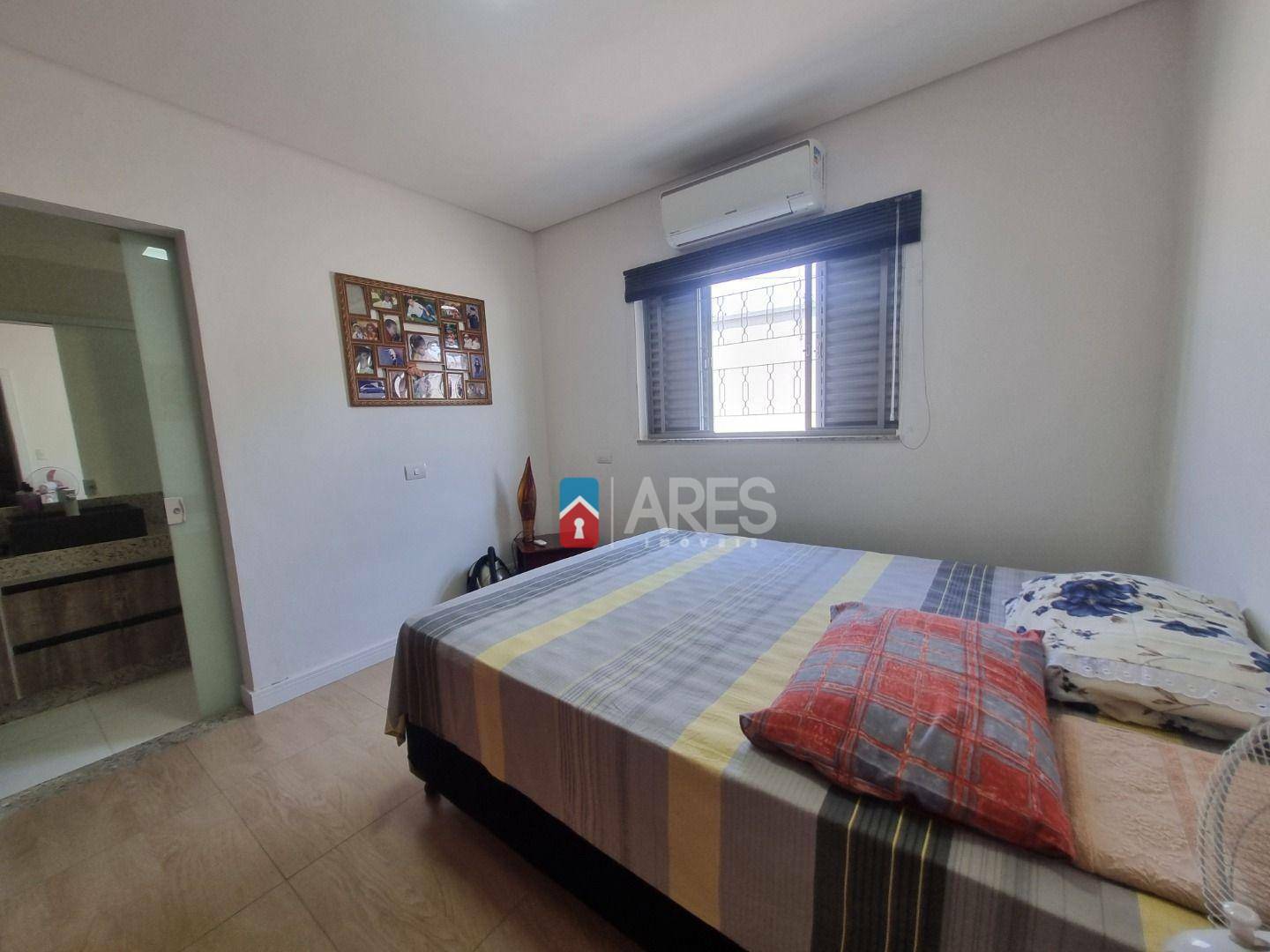 Casa à venda com 4 quartos, 203m² - Foto 4