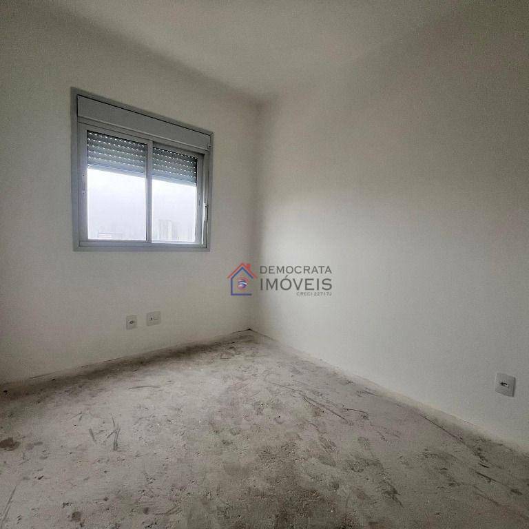 Apartamento à venda com 2 quartos, 67m² - Foto 12