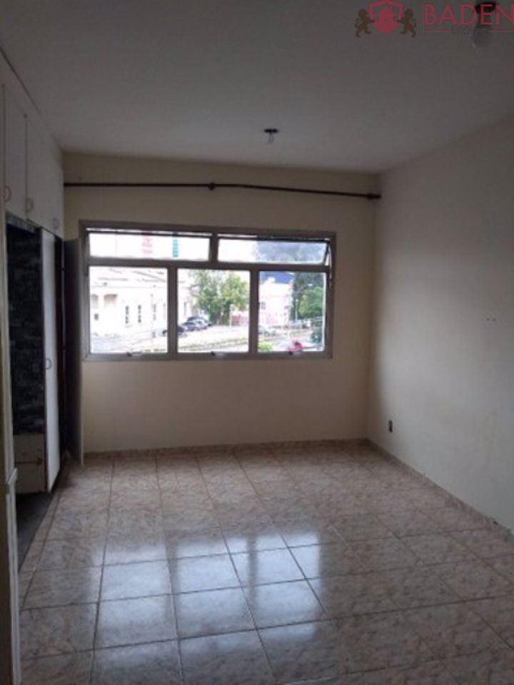 Apartamento à venda com 1 quarto, 27m² - Foto 1