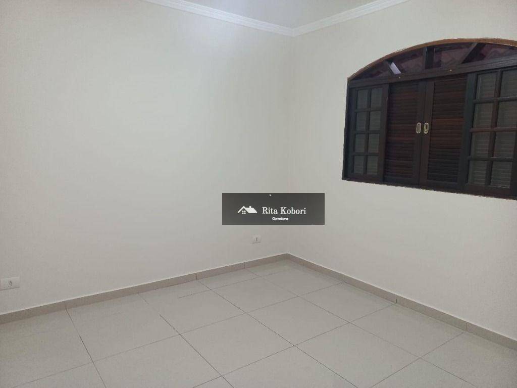 Casa à venda e aluguel com 3 quartos, 220m² - Foto 9