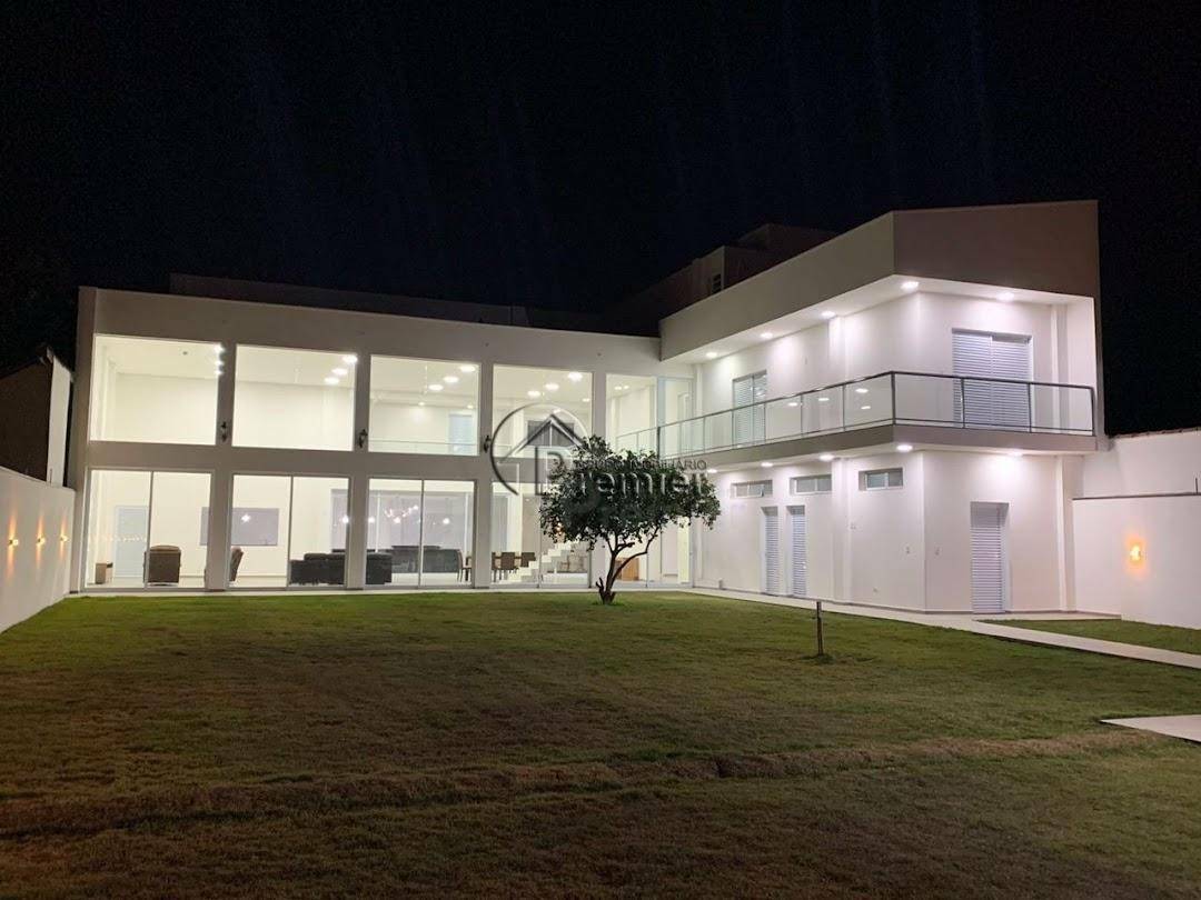 Chácara à venda com 7 quartos, 585m² - Foto 1