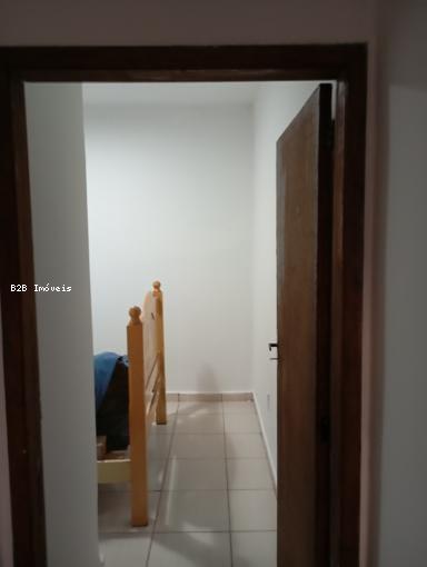 Casa à venda com 2 quartos, 125m² - Foto 11