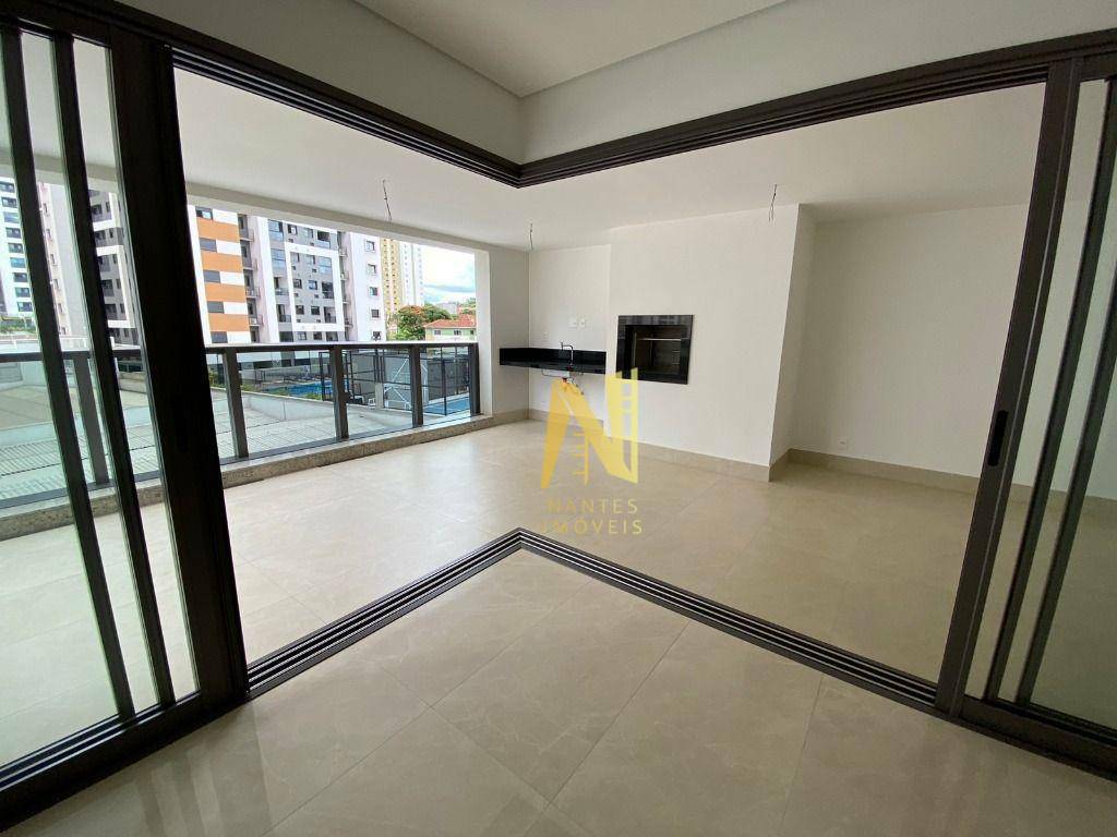 Apartamento à venda com 3 quartos, 216m² - Foto 4