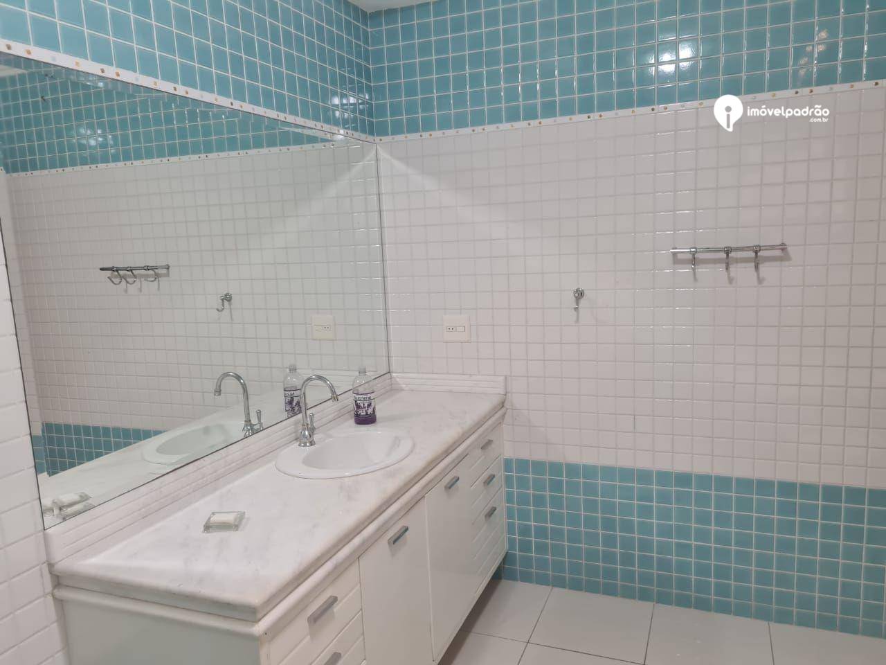 Casa à venda com 3 quartos, 210m² - Foto 11