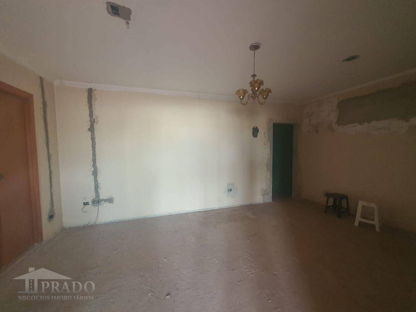 Casa à venda com 4 quartos, 169m² - Foto 4