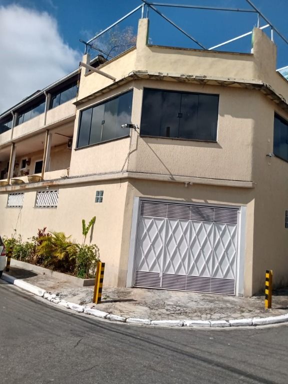 Sobrado à venda com 3 quartos, 557m² - Foto 1