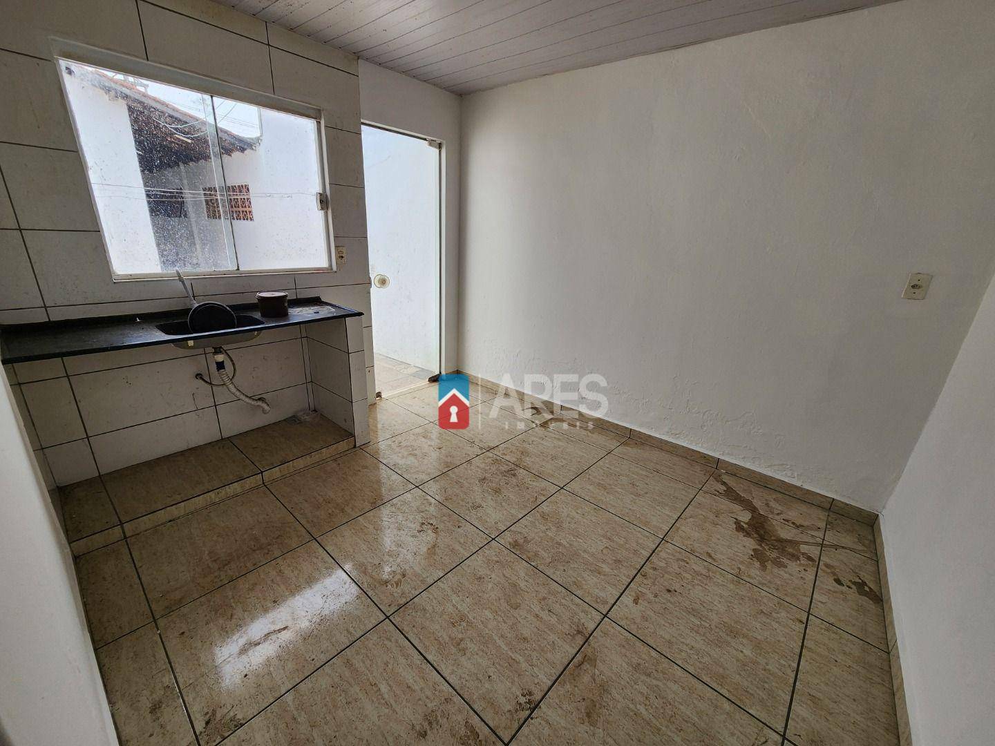 Casa à venda com 3 quartos, 90m² - Foto 9