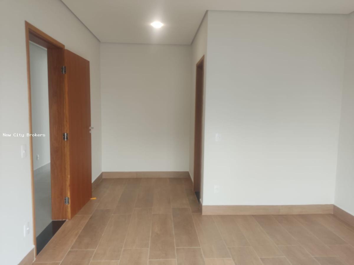 Sobrado à venda com 3 quartos, 300m² - Foto 27