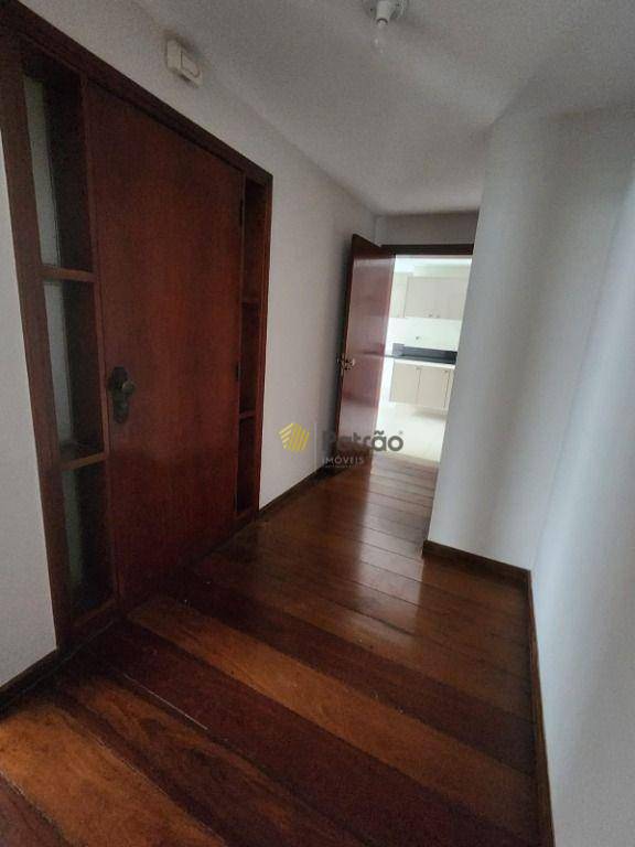 Apartamento à venda com 4 quartos, 207m² - Foto 24