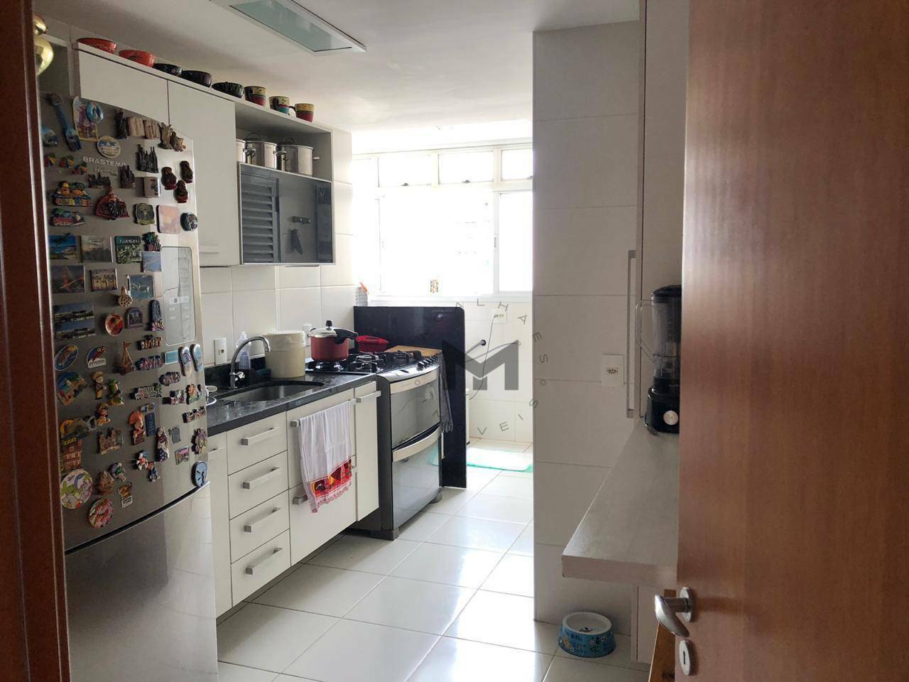 Apartamento à venda com 3 quartos, 98m² - Foto 8