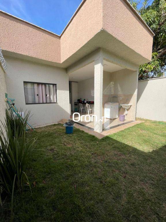 Casa à venda com 3 quartos, 111m² - Foto 2