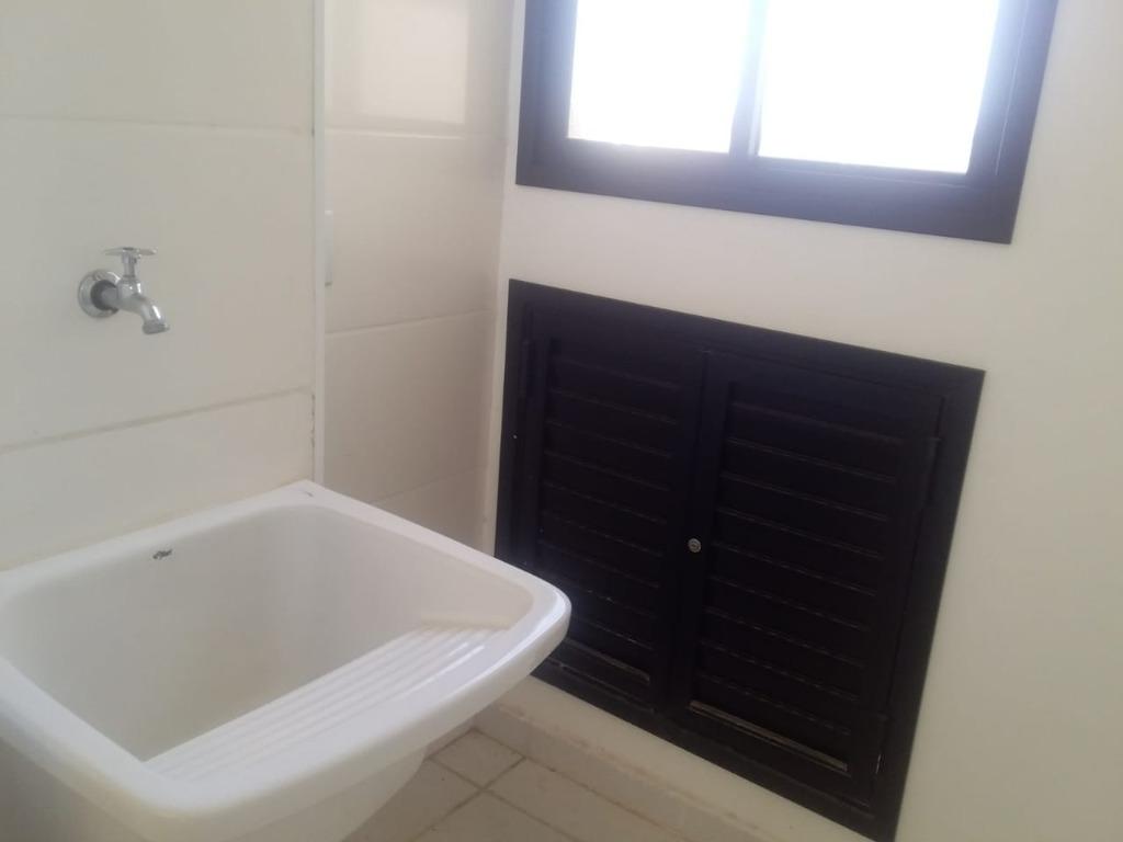 Apartamento para alugar com 2 quartos, 68m² - Foto 12