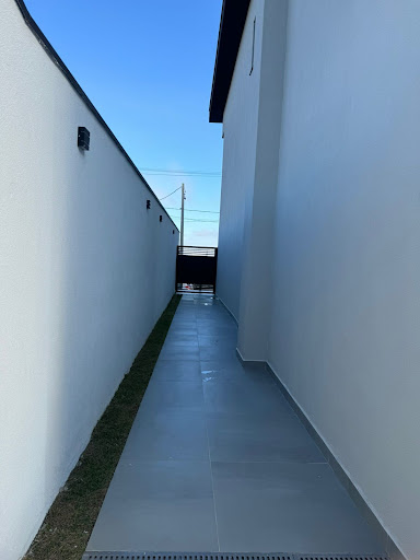 Casa de Condomínio à venda com 4 quartos, 244m² - Foto 2