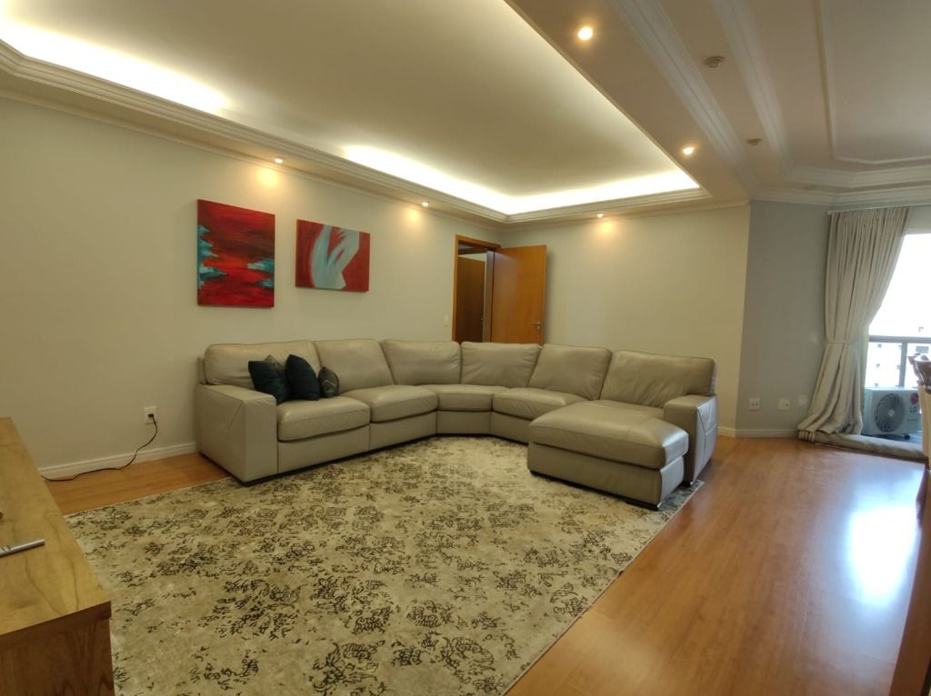 Apartamento à venda com 3 quartos, 128m² - Foto 2