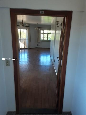 Apartamento à venda com 3 quartos, 122m² - Foto 2