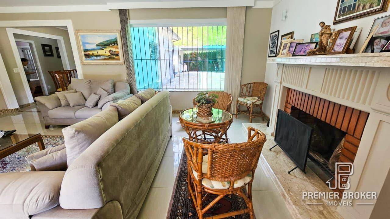 Casa à venda com 3 quartos, 240m² - Foto 15