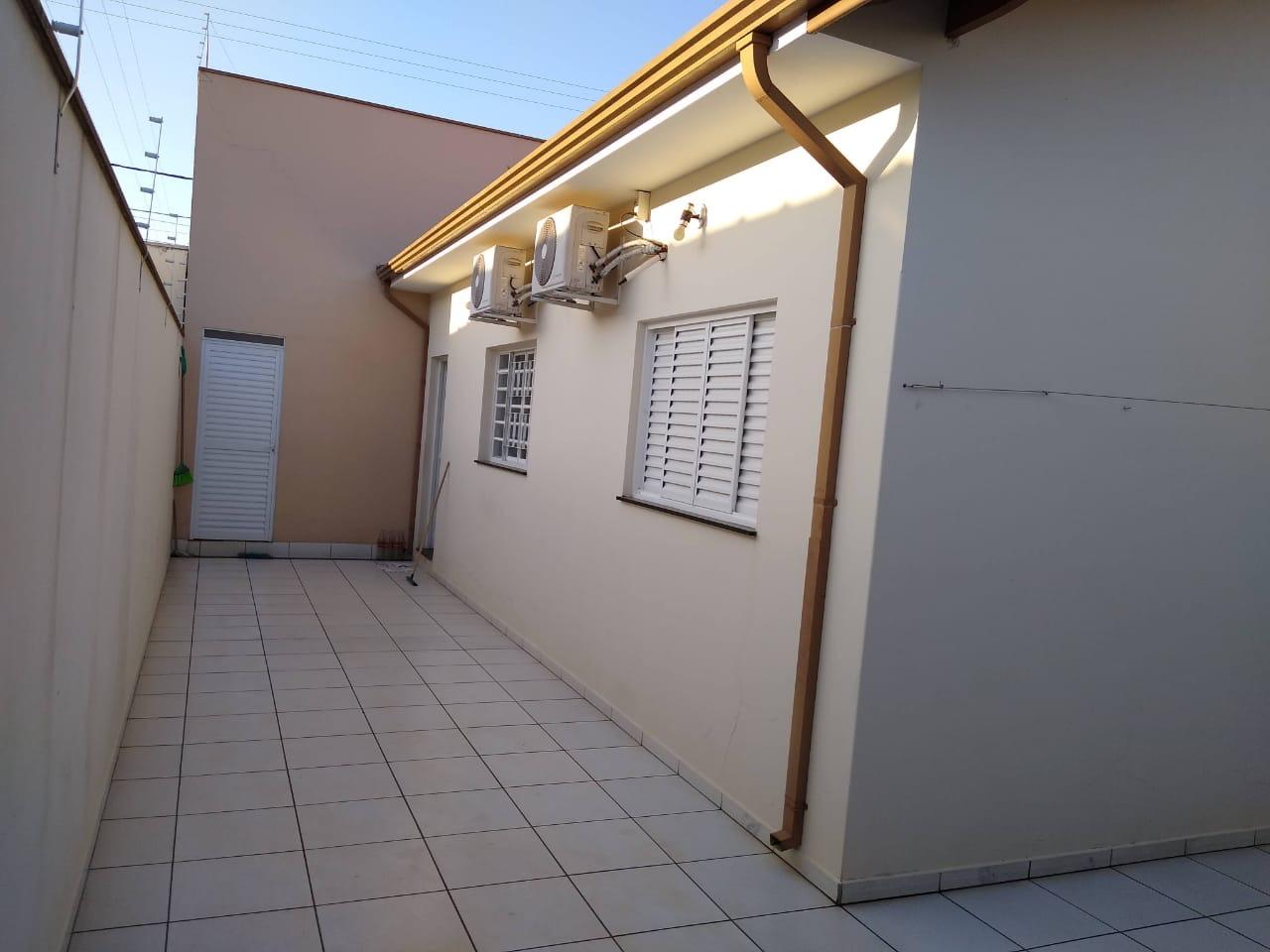 Casa à venda com 3 quartos, 250m² - Foto 17