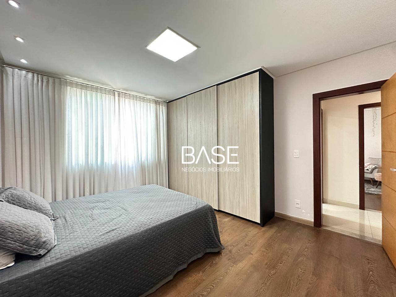 Casa, 4 quartos, 274 m² - Foto 8