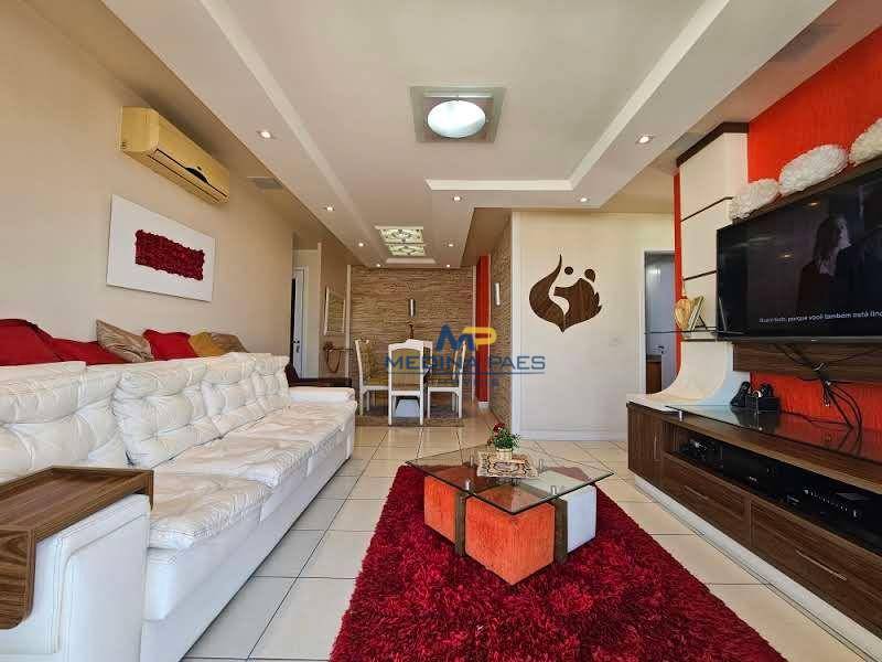 Apartamento à venda com 2 quartos, 75m² - Foto 2