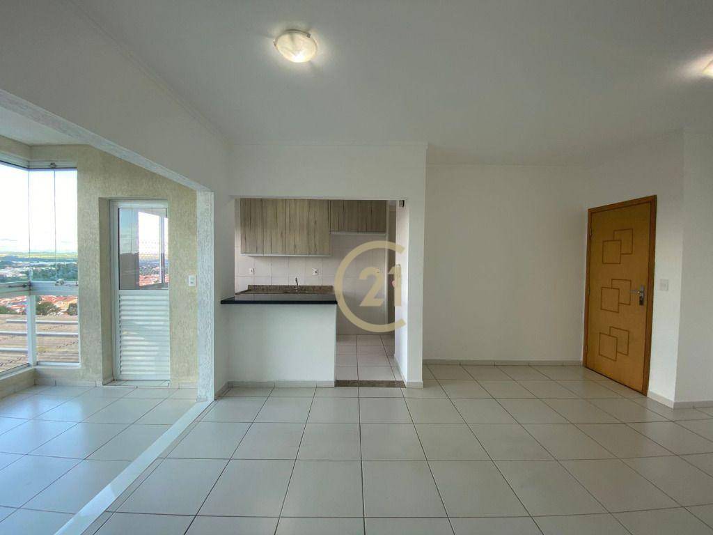 Apartamento para alugar com 3 quartos, 84m² - Foto 4