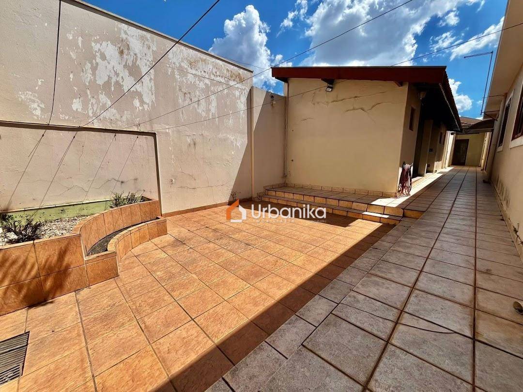 Casa, 5 quartos, 2311 m² - Foto 1