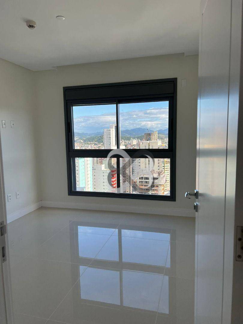 Apartamento à venda com 4 quartos, 182m² - Foto 18