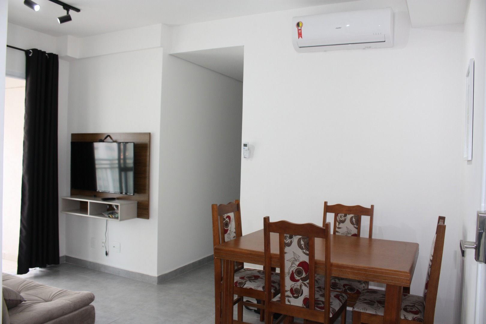 Apartamento para alugar com 2 quartos, 65m² - Foto 9