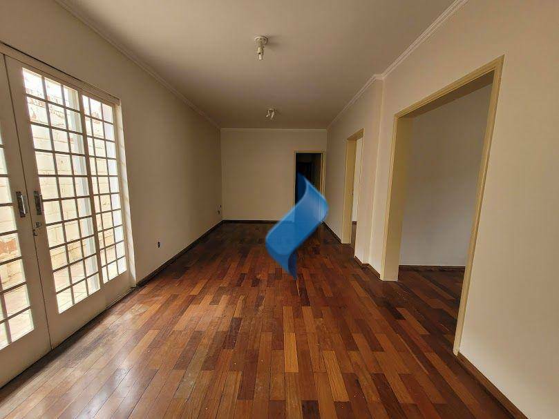 Casa para alugar com 6 quartos, 262m² - Foto 7