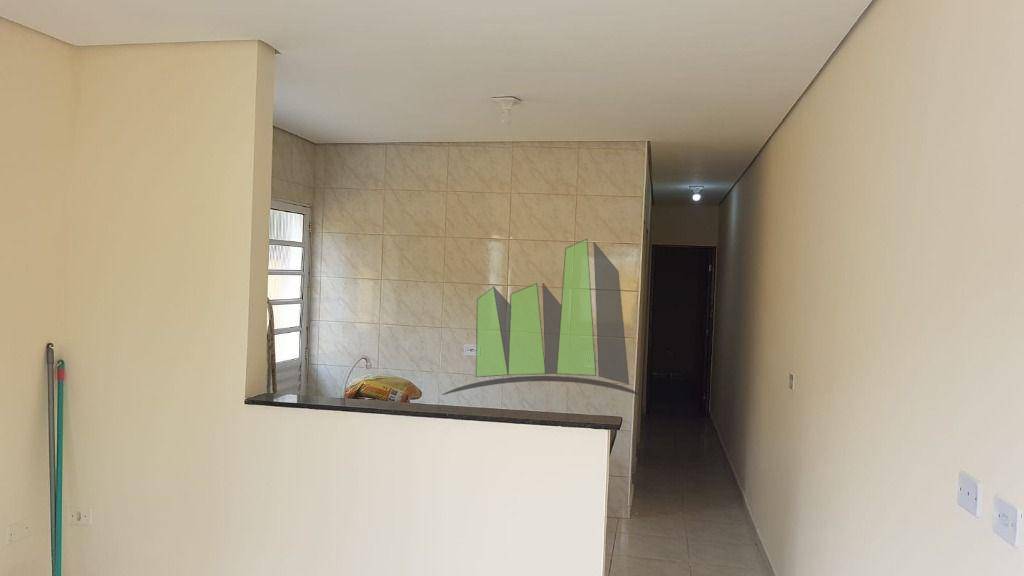 Casa à venda com 2 quartos, 60m² - Foto 7