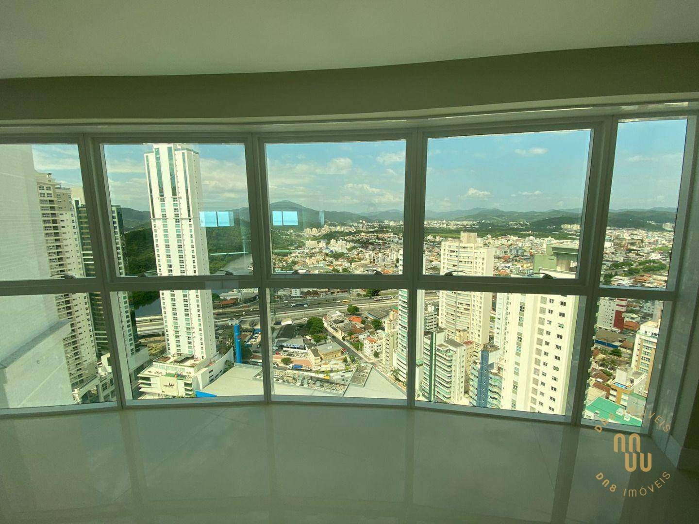 Apartamento à venda com 3 quartos, 140m² - Foto 12