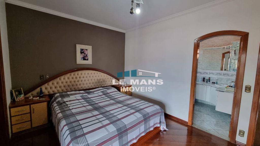 Casa à venda com 3 quartos, 239m² - Foto 32