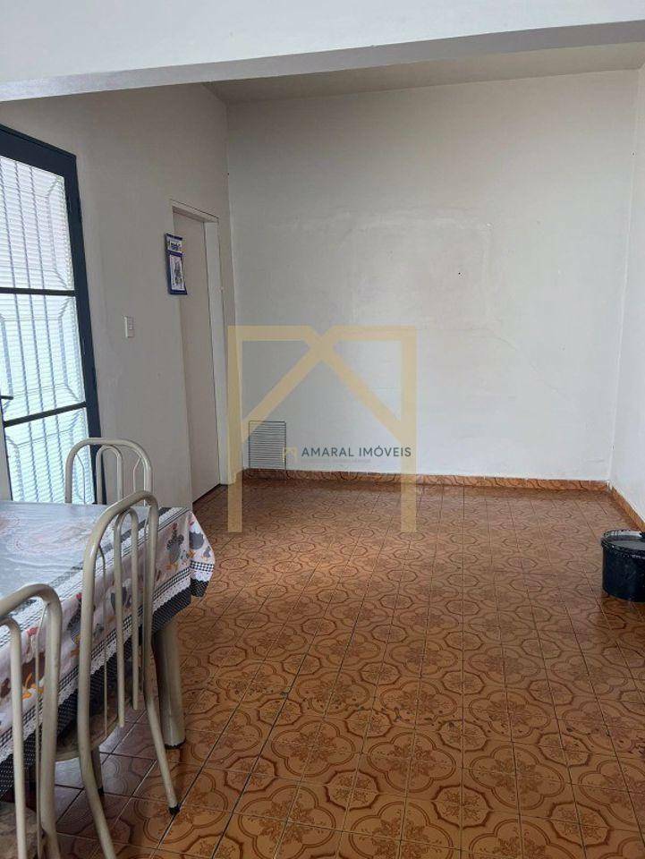 Casa à venda com 2 quartos, 92m² - Foto 4