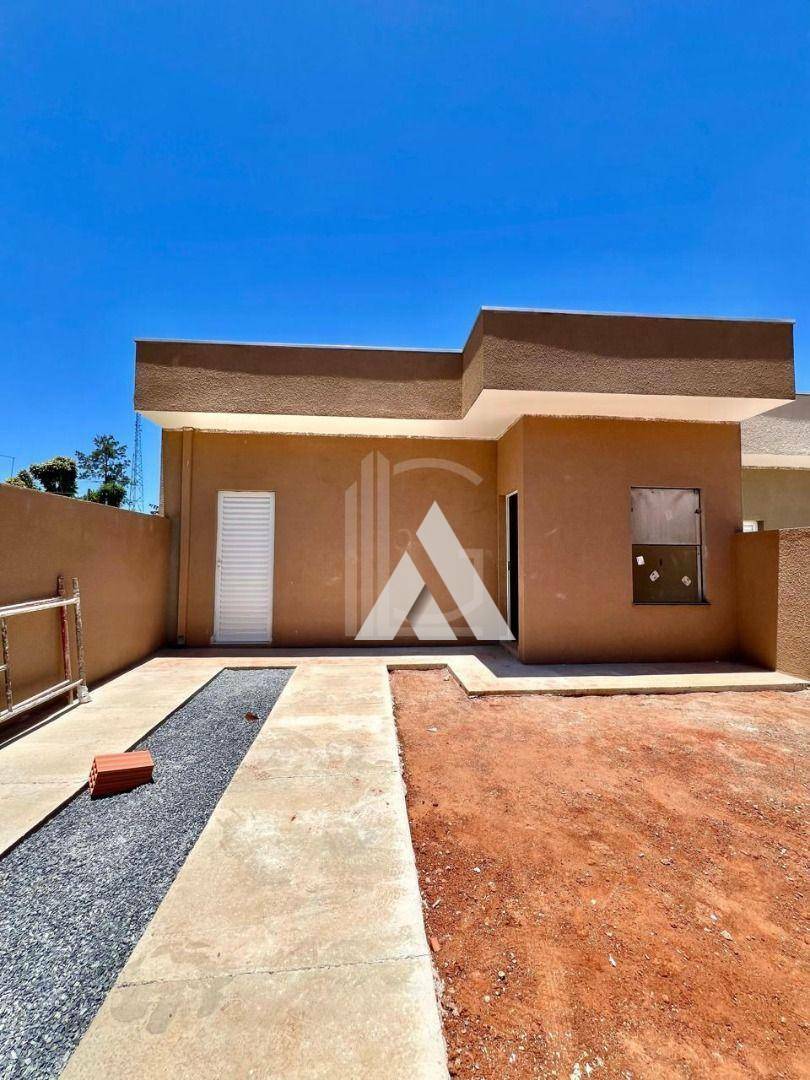 Casa à venda com 2 quartos, 53m² - Foto 1