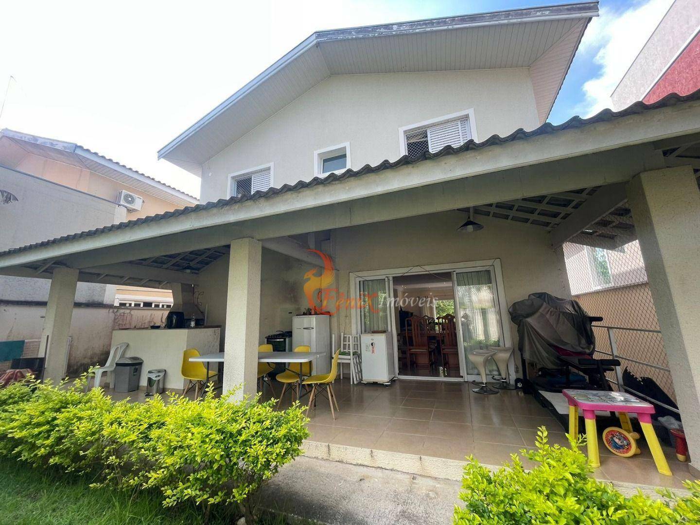 Casa de Condomínio à venda com 4 quartos, 290m² - Foto 2