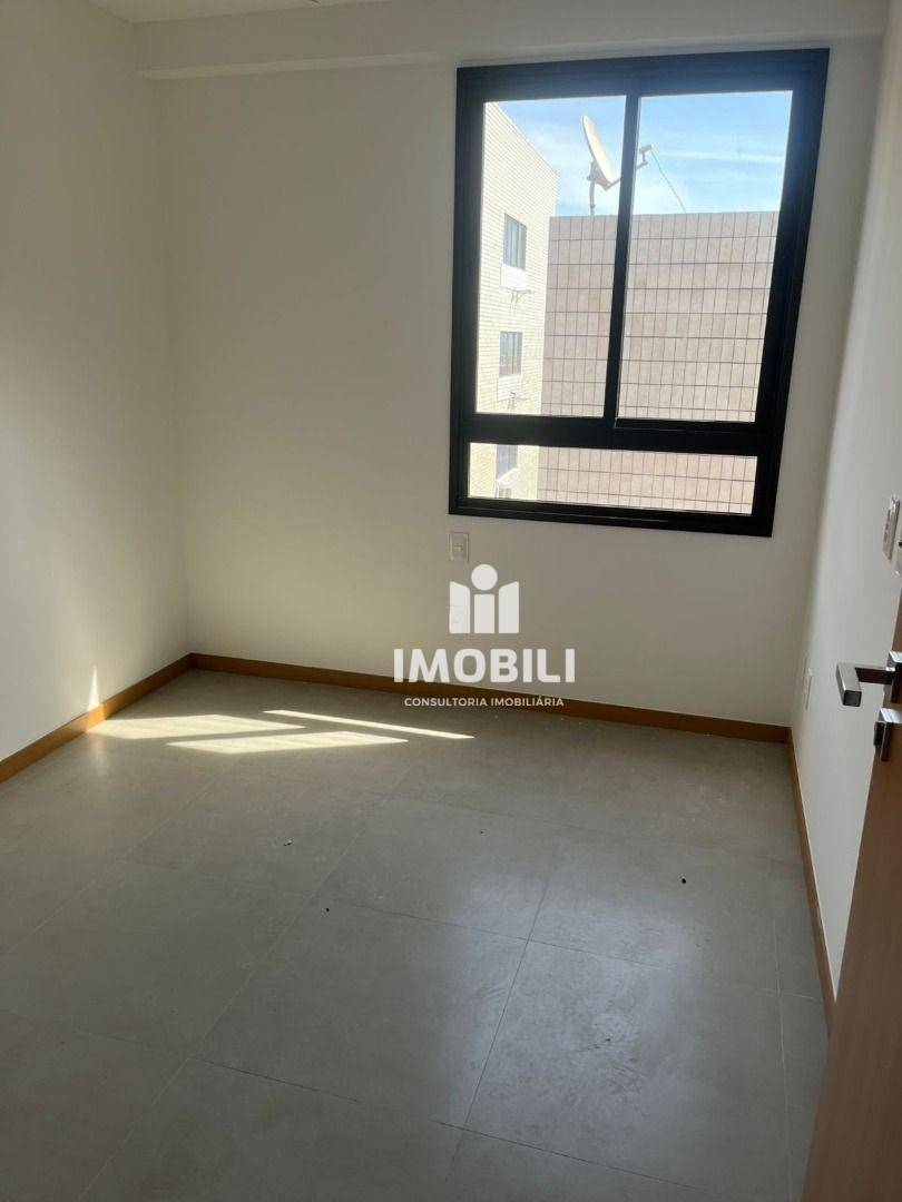 Apartamento à venda com 2 quartos, 70m² - Foto 4