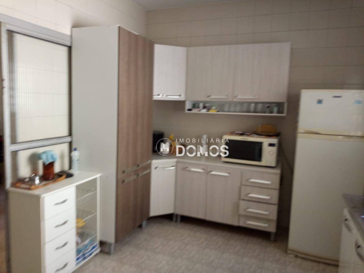 Casa à venda com 3 quartos, 300M2 - Foto 6