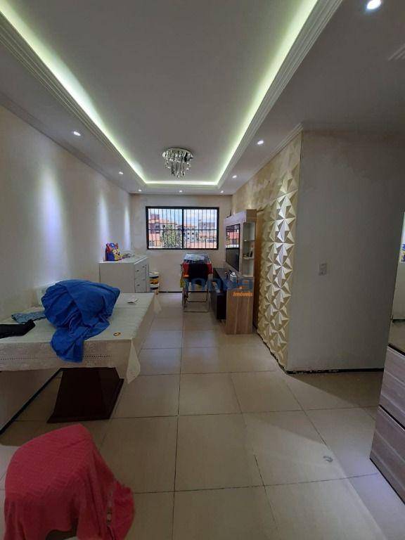 Apartamento à venda com 3 quartos, 65m² - Foto 2