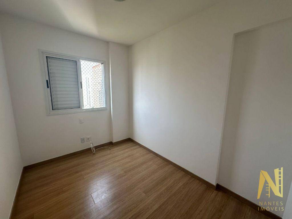 Apartamento para alugar com 3 quartos, 79m² - Foto 10