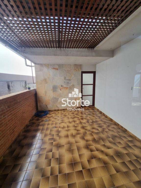 Casa para alugar com 6 quartos, 364m² - Foto 16