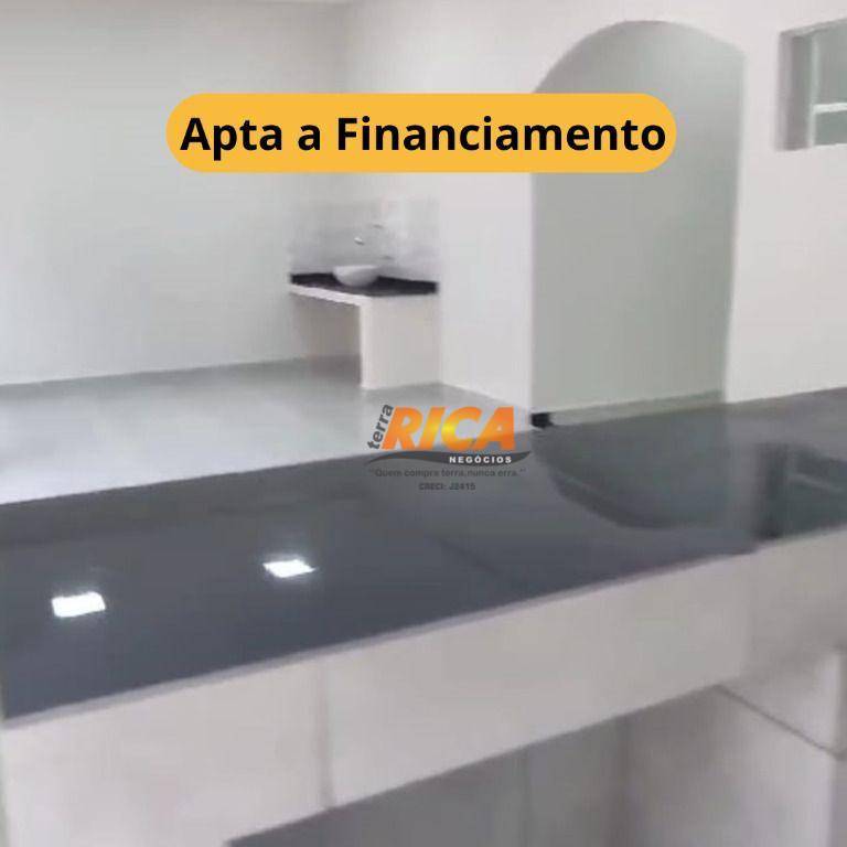 Casa à venda com 3 quartos, 220m² - Foto 2