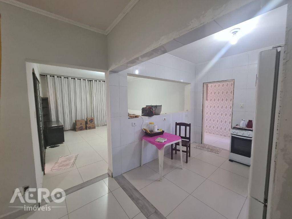 Casa à venda com 2 quartos, 216m² - Foto 30