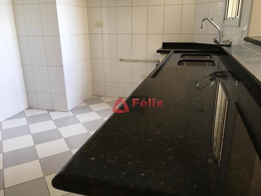 Apartamento à venda com 4 quartos, 200m² - Foto 12