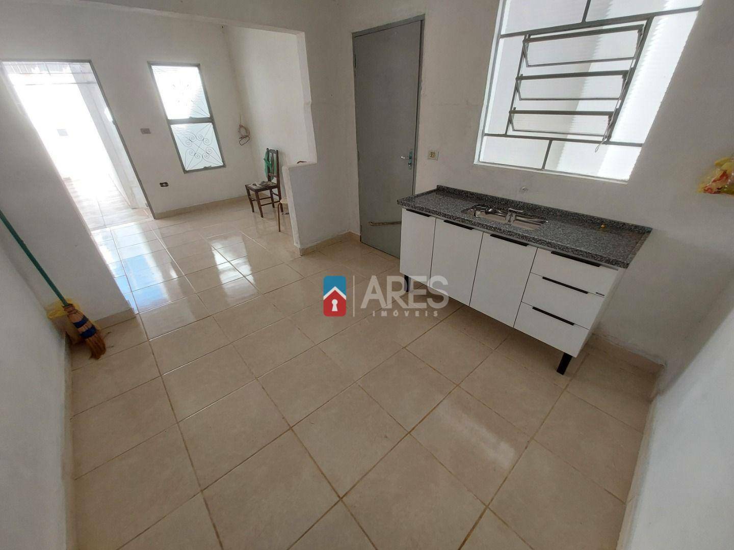 Casa à venda com 3 quartos, 143m² - Foto 14