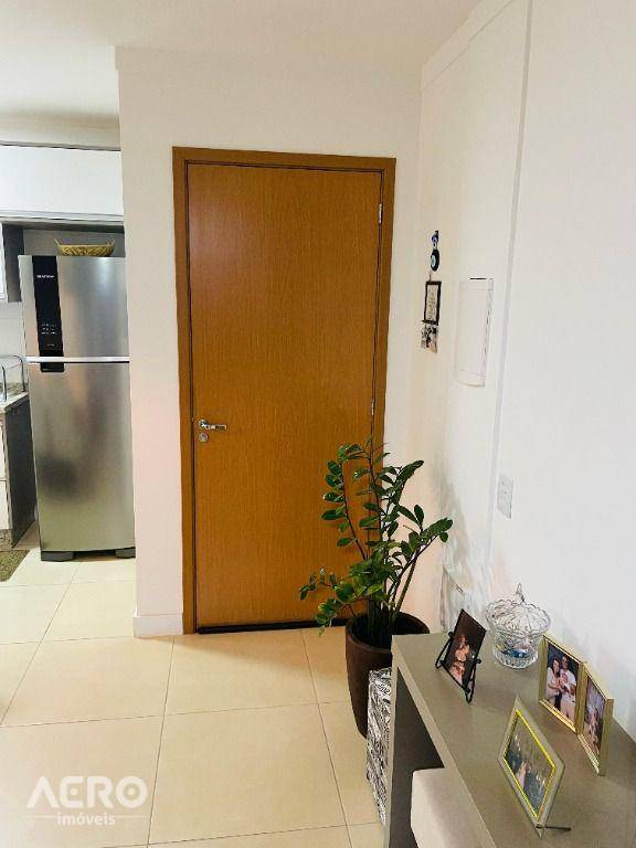 Apartamento à venda com 3 quartos, 70m² - Foto 3