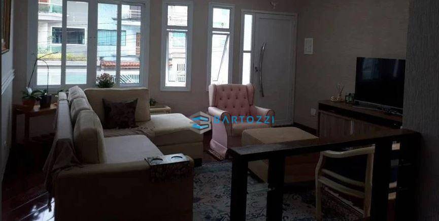 Sobrado à venda com 3 quartos, 200m² - Foto 1