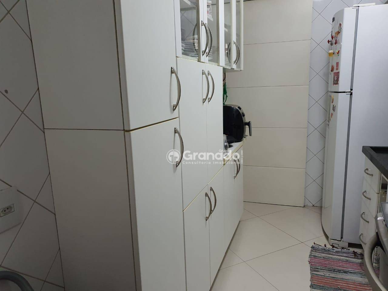 Apartamento à venda com 3 quartos, 65m² - Foto 7