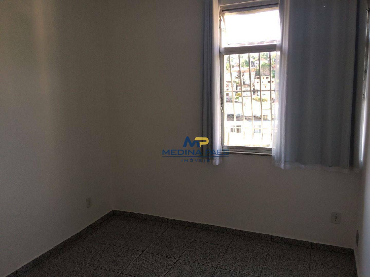 Apartamento à venda com 3 quartos, 90m² - Foto 2