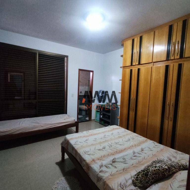 Sobrado à venda com 6 quartos, 625m² - Foto 17