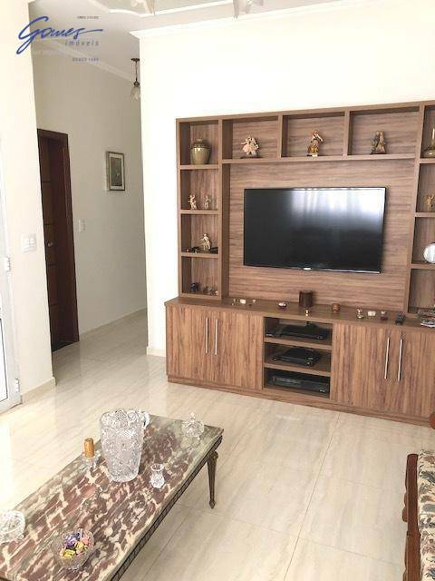 Sobrado à venda com 2 quartos, 244m² - Foto 2