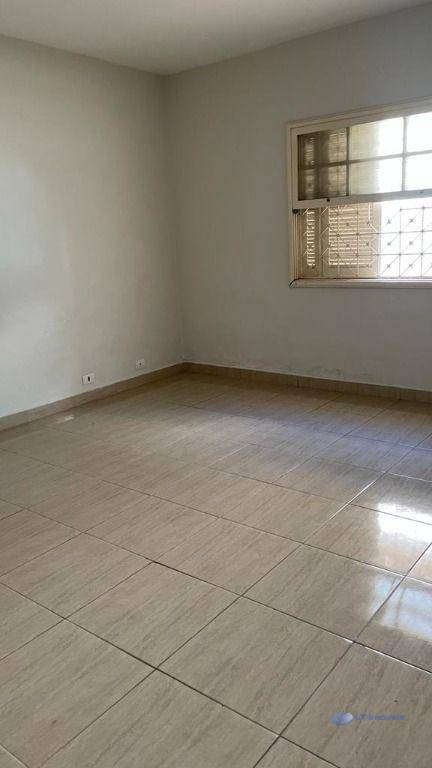 Casa para alugar com 3 quartos, 220m² - Foto 20